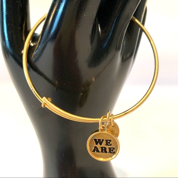 We Are Penn State Paw Bangle Bracelet - Picture 1 of 4